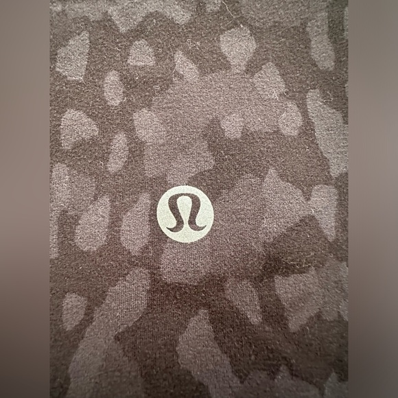 Lululemon Align Crop 21" in Camo Deep Coal Multi Size 4 - Picture 7 of 9